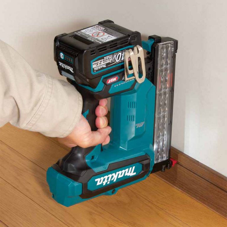 Makita FN001GD101 Cordless Brad Nailer 40Vmax XGT BL Cordless 18 Ga 40 mm (1-5/8″)